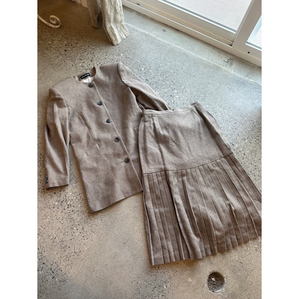 Suitables Women’s 12 Vintage Herringbone Skirt Suit Pleated Taupe Wool Blend Set